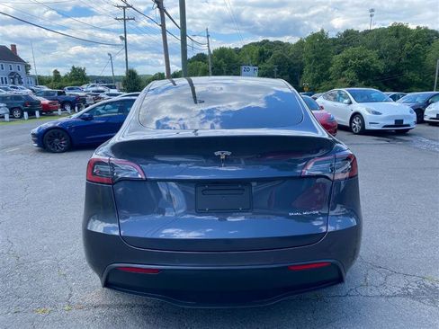 Used 2024 Tesla Model Y Long Range AWD/4WD image 4