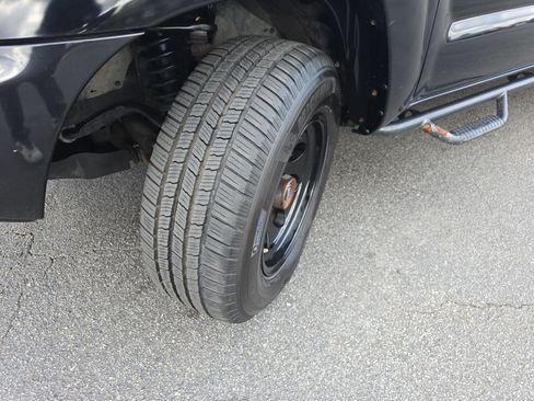 Used 2013 Toyota Tacoma 4x4 Double Cab w/ SR5 Pkg image 34