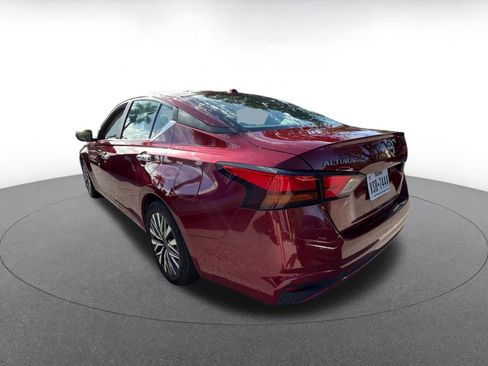 Used 2025 Nissan Altima 2.5 SV image 5