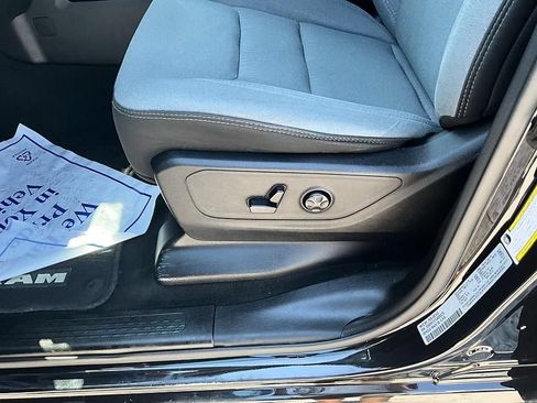 Used 2020 RAM 1500 Big Horn AWD/4WD image 16