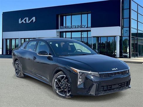 New 2025 Kia K4 GT-Line image 1