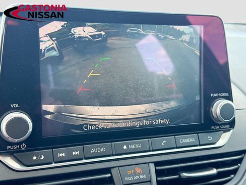Used 2025 Nissan Altima 2.5 SV FWD image 18