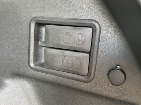 Used 2021 Chevrolet Equinox LT AWD/4WD image 29