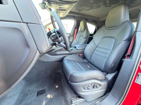 New 2026 Porsche Cayenne Coupe image 5