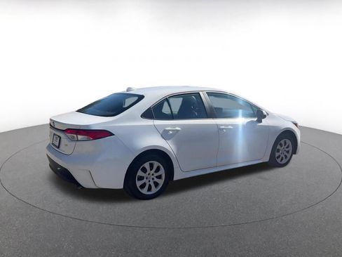 Used 2025 Toyota Corolla LE image 12