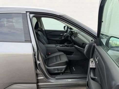 Used 2026 Nissan Rogue SL FWD image 18