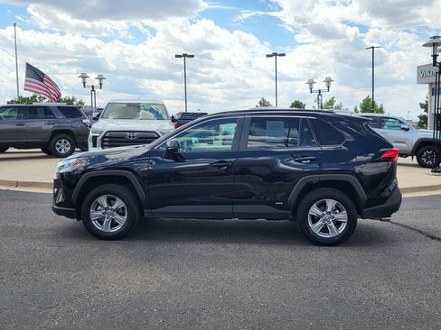 Used 2024 Toyota RAV4 LE AWD/4WD image 7
