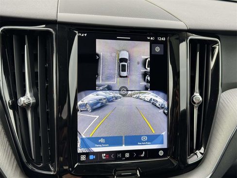 Certified 2025 Volvo XC60 B5 Plus image 25