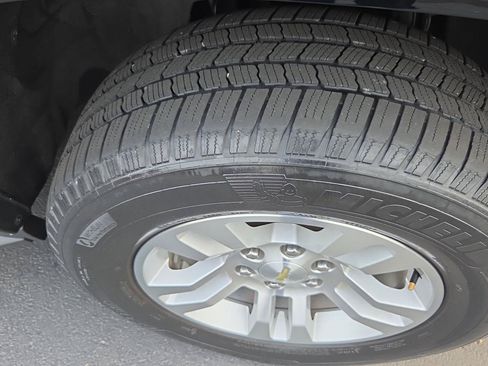 Used 2018 Chevrolet Tahoe LT AWD/4WD image 3