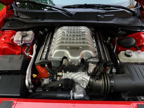 Used 2017 Dodge Challenger SRT Hellcat RWD image 11