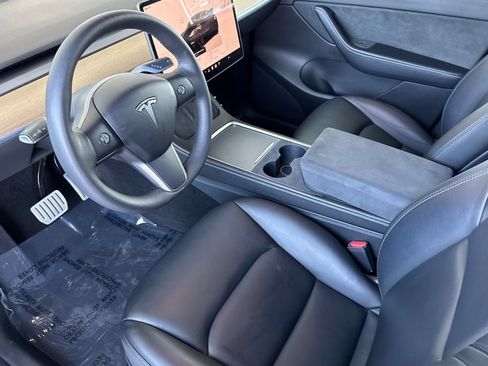 Used 2022 Tesla Model Y Performance AWD/4WD image 12