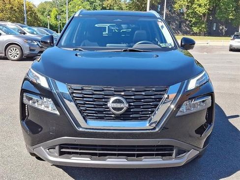 Used 2023 Nissan Rogue SL w/ SL Premium Package image 2