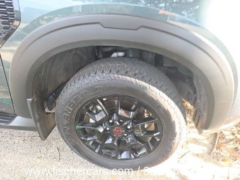 Used 2025 Nissan Armada PRO-4X AWD/4WD image 2