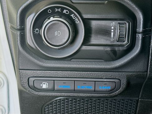Used 2024 Jeep Wrangler Unlimited Rubicon 4xe AWD/4WD image 16