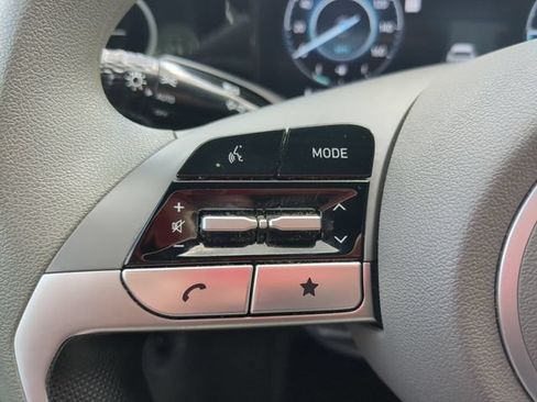 Used 2024 Hyundai Elantra SEL FWD image 16