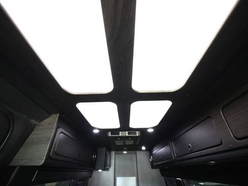 Used 2020 Mercedes-Benz Sprinter 3500 image 24