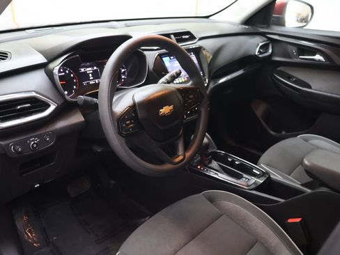 Used 2022 Chevrolet TrailBlazer LT w/ Convenience Package FWD image 16