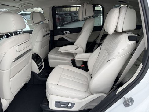 Used 2024 BMW X7 xDrive40i w/ Executive Package image 29