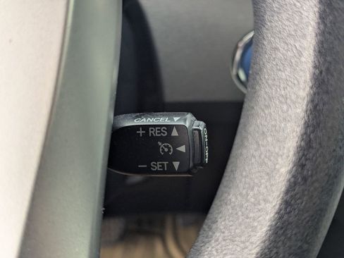 Used 2015 Toyota Prius Two image 19