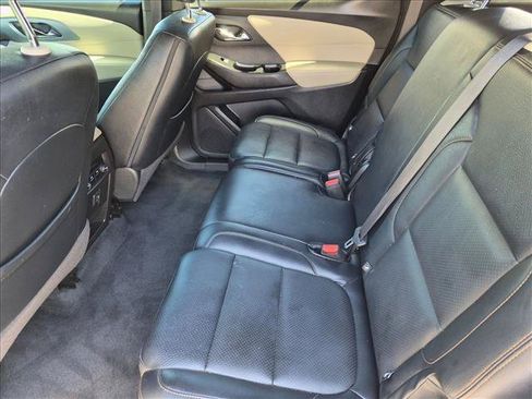 Used 2022 Chevrolet Traverse LS FWD image 18