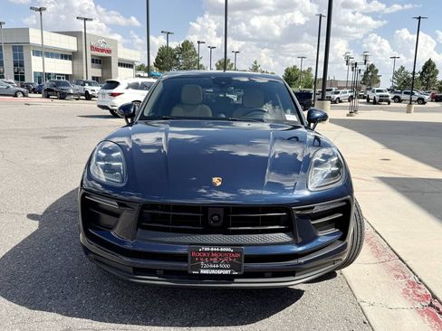 Used 2023 Porsche Macan AWD/4WD image 3