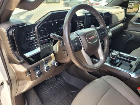 Used 2022 GMC Sierra 1500 SLT w/ SLT Convenience Package AWD/4WD image 15