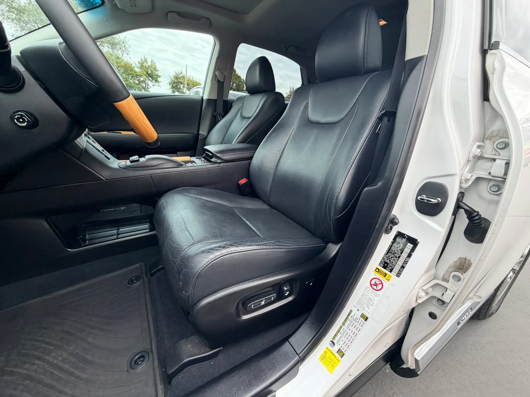 Used 2015 Lexus RX 450h AWD image 10