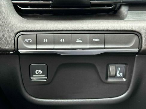 Used 2024 Cadillac Escalade Premium Luxury image 35