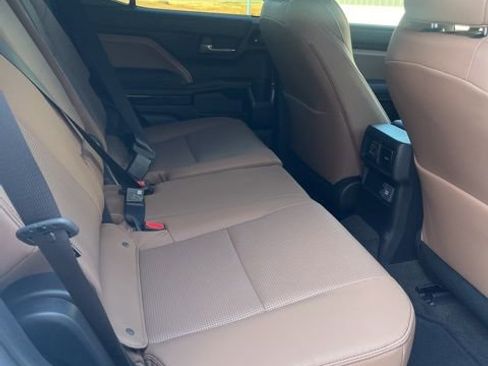 Used 2025 Toyota 4Runner Limited image 11