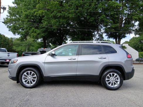 Used 2019 Jeep Cherokee Latitude w/ Popular Appearance Group FWD image 1