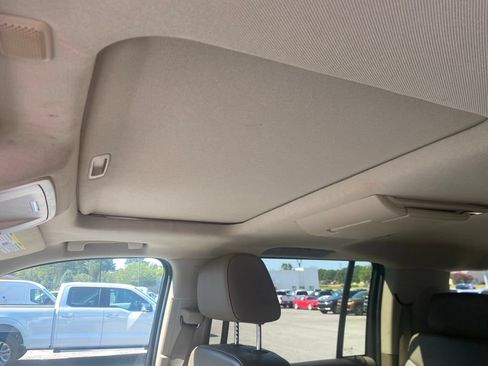 Used 2016 GMC Yukon XL SLT w/ Open Road Package RWD image 11