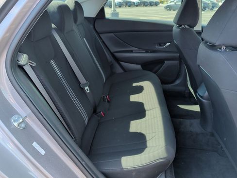 Used 2023 Hyundai Elantra SEL w/ Convenience Package image 29