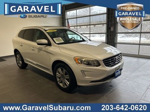 Used 2016 Volvo XC60 T6 w/ Proximity Package image 1