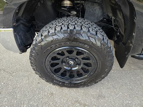 Used 2014 Toyota Tundra SR5 w/ SR5 Upgrade Package image 11