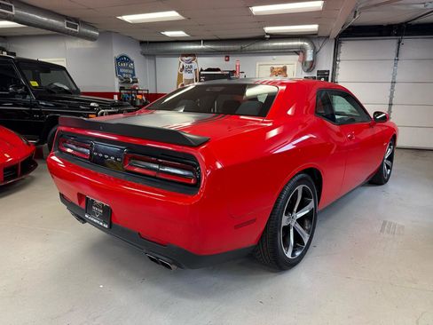 Used 2016 Dodge Challenger R/T RWD image 6