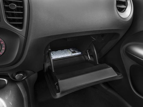 Used 2017 Nissan Juke S FWD image 11