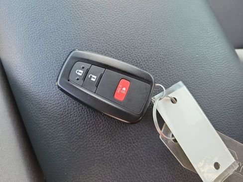 Used 2024 Toyota RAV4 XLE FWD image 37
