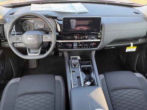 New 2026 Nissan Pathfinder SV image 9