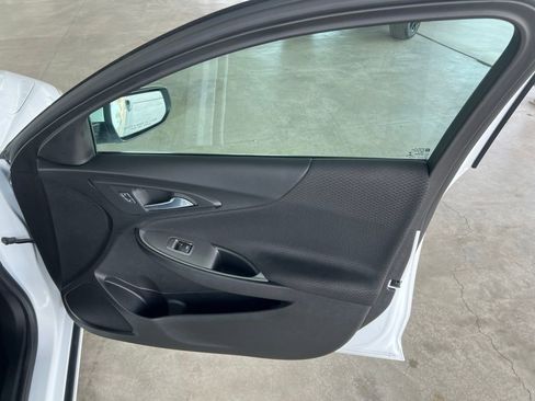 Used 2024 Chevrolet Malibu LT image 21