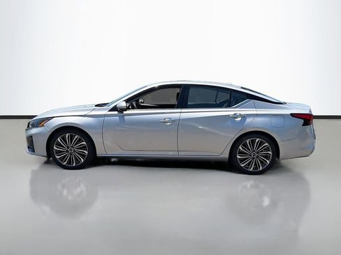 Used 2023 Nissan Altima 2.5 SL FWD image 2