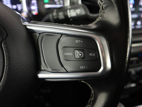 Used 2022 Jeep Wrangler Unlimited Sahara w/ Safety Group AWD/4WD image 16