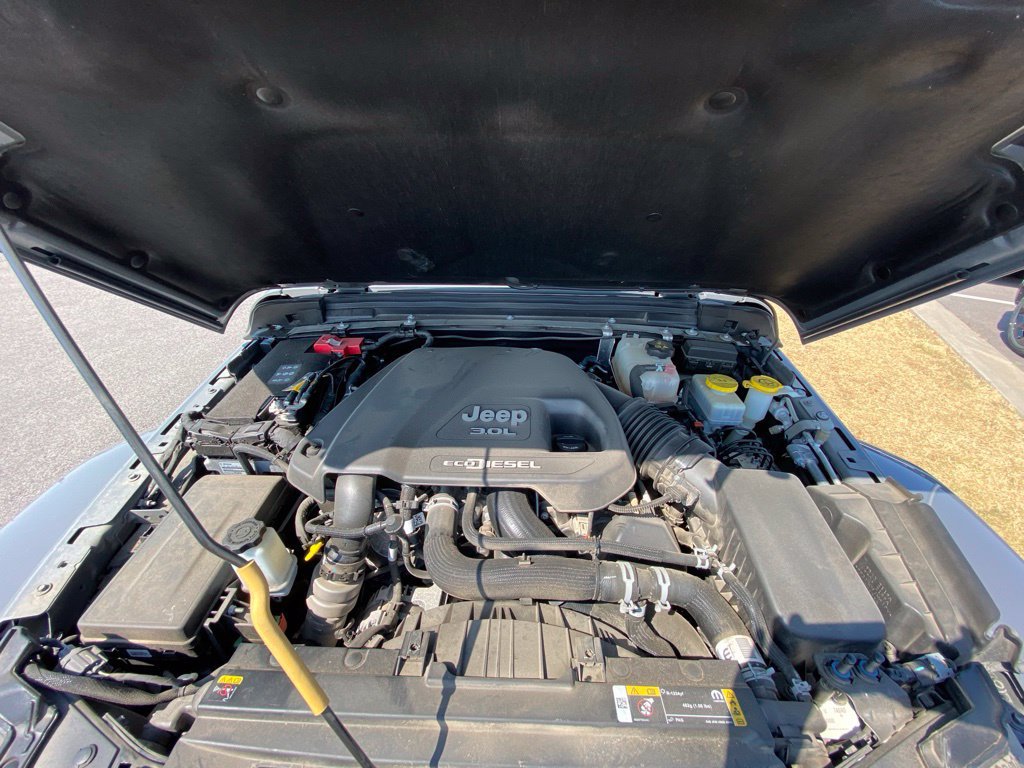 Used 2022 Jeep Wrangler Unlimited Sahara AWD/4WD image 29