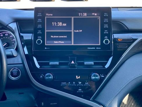 Used 2021 Toyota Camry XLE w/ Cold Weather Package image 39