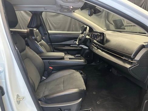 Used 2024 Nissan Ariya AWD image 14