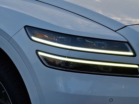 Certified 2024 Genesis GV80 3.5T w/ Prestige Package AWD/4WD image 9
