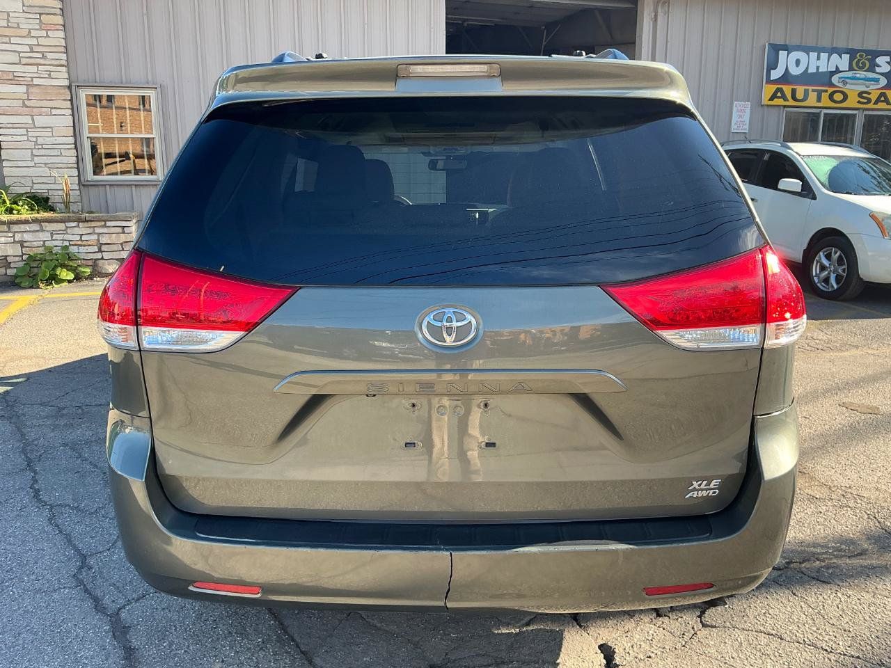 Used 2012 Toyota Sienna AWD image 5