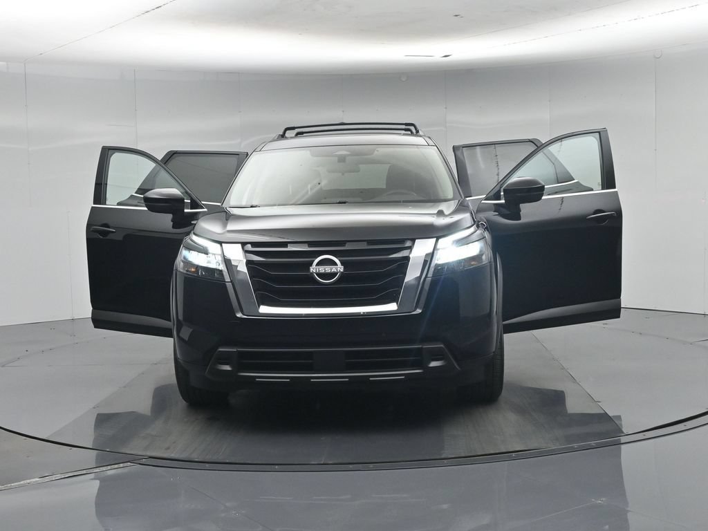 Used 2025 Nissan Pathfinder SV w/ SV Premium Package AWD/4WD image 35
