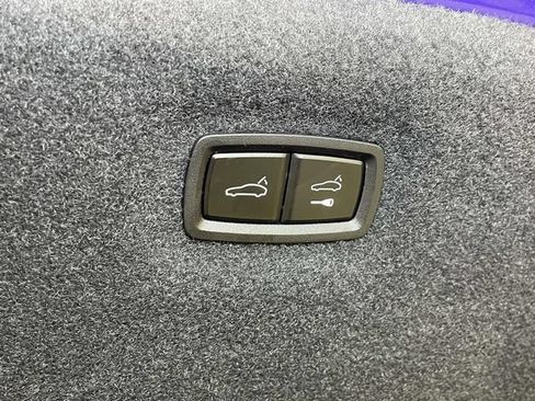 Certified 2025 Porsche Taycan AWD/4WD image 21