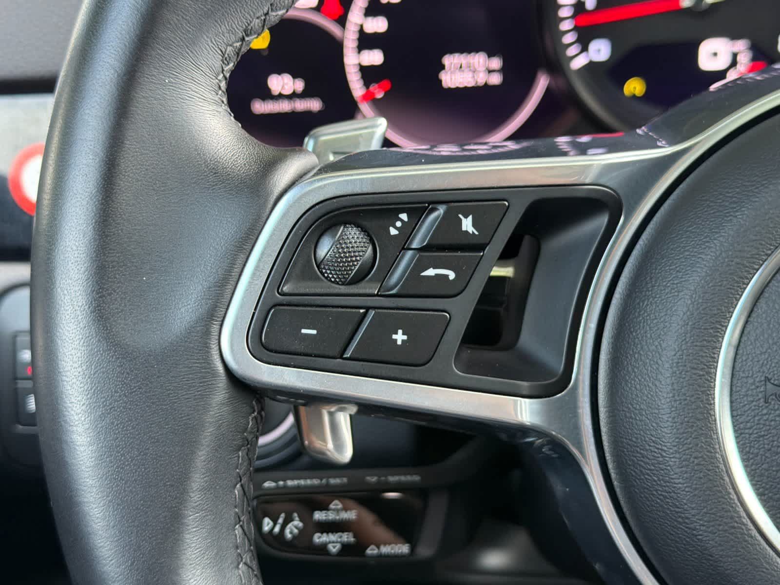 Certified 2023 Porsche Cayenne AWD/4WD image 26