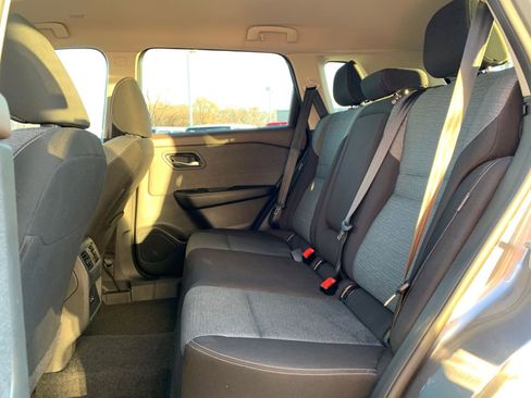 Used 2023 Nissan Rogue SV image 25